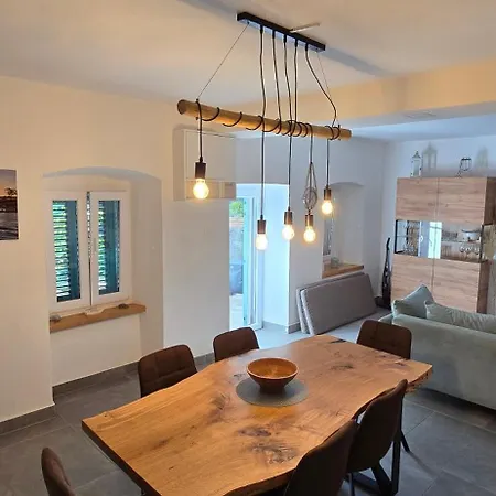 ヴィラ Lavanda Čižići